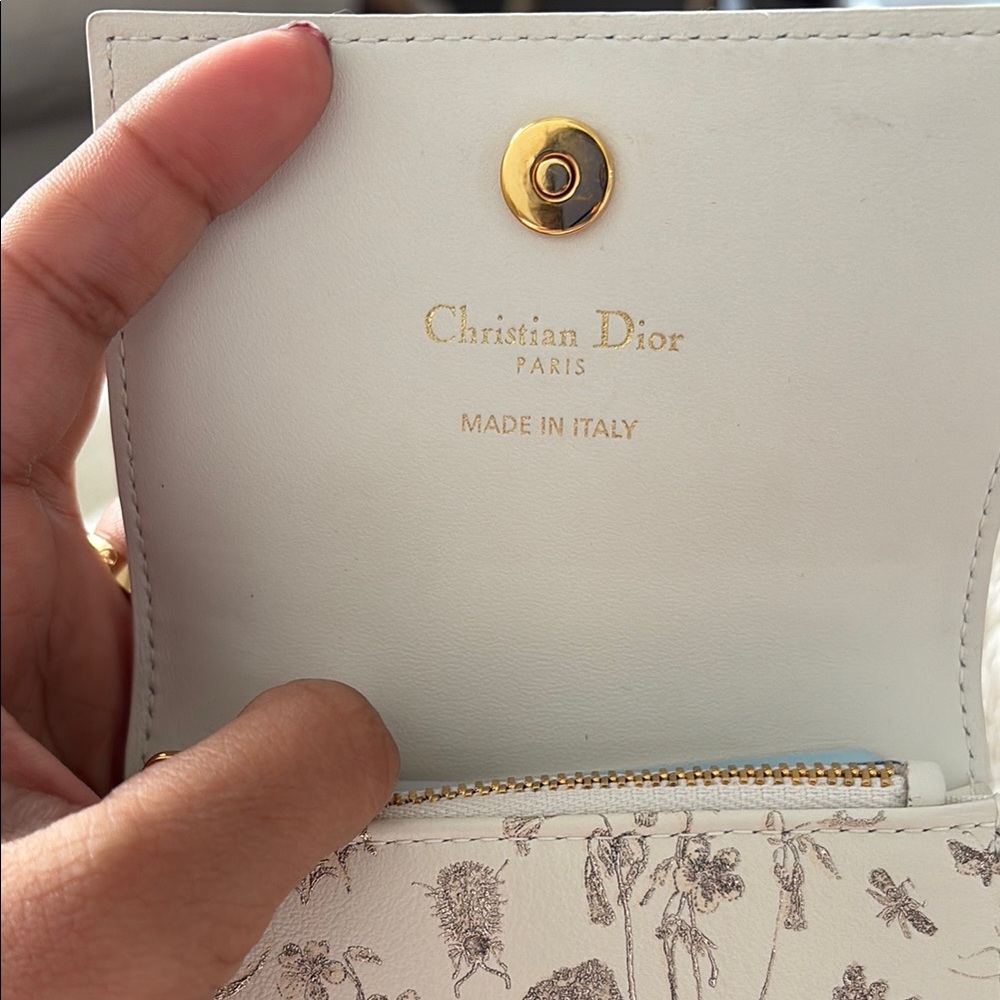 Dior White and Gold Women's Bag - Picture 3 of 6